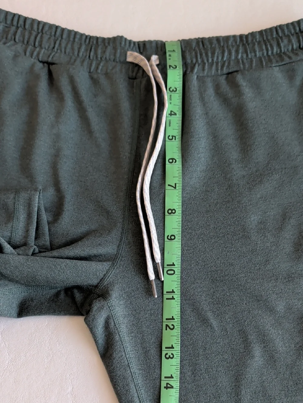 Vuori Performance Jogger in Sage Green Heather Women's Size Medium - Picture 4 of 8